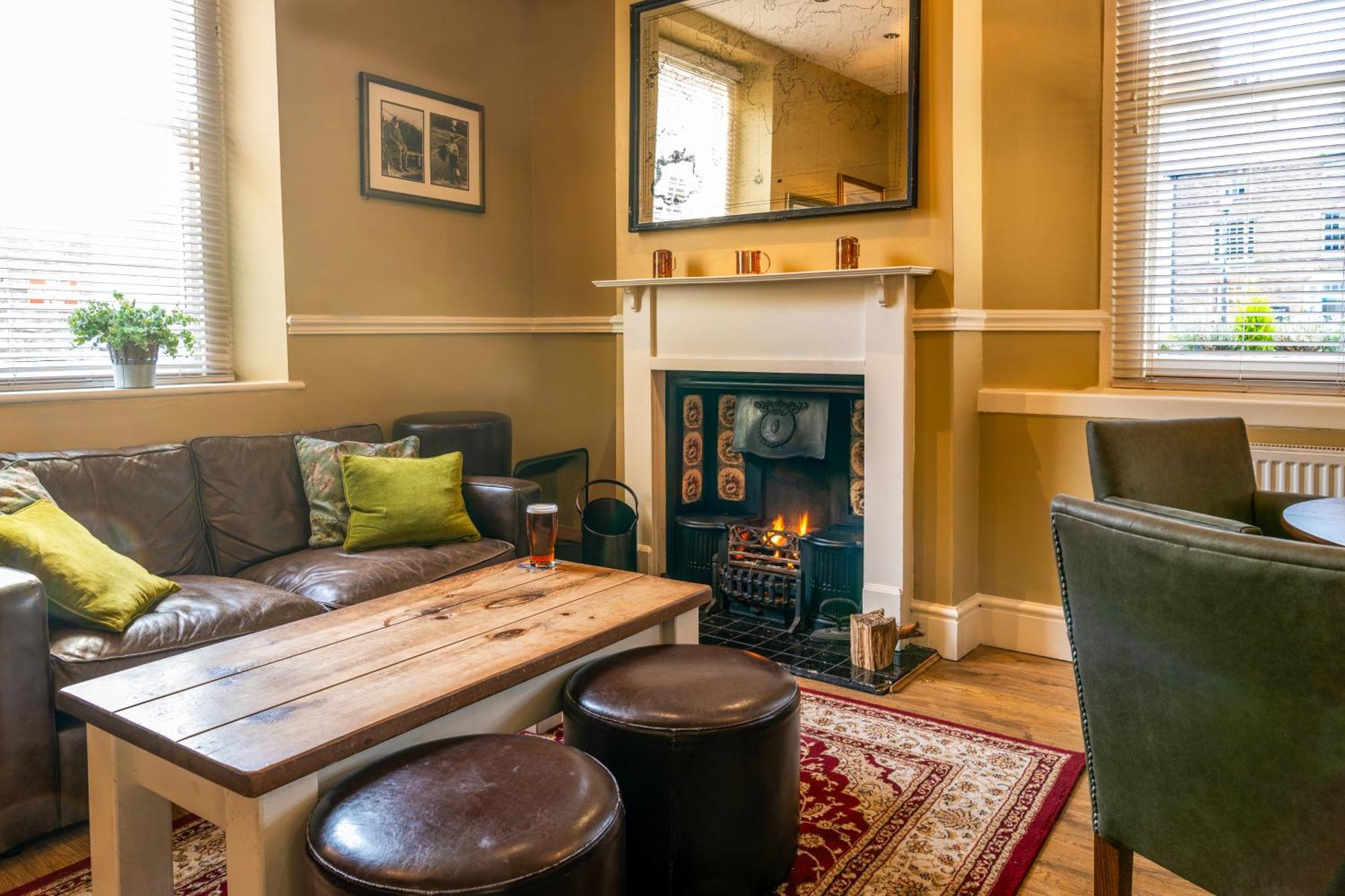 Castle Court Hotell Beaumaris Exteriör bild