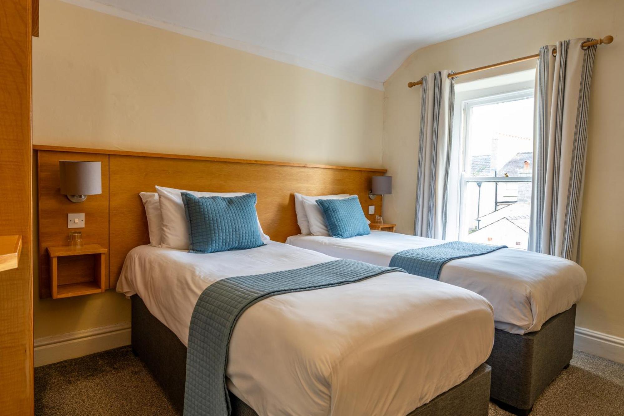 Castle Court Hotell Beaumaris Exteriör bild