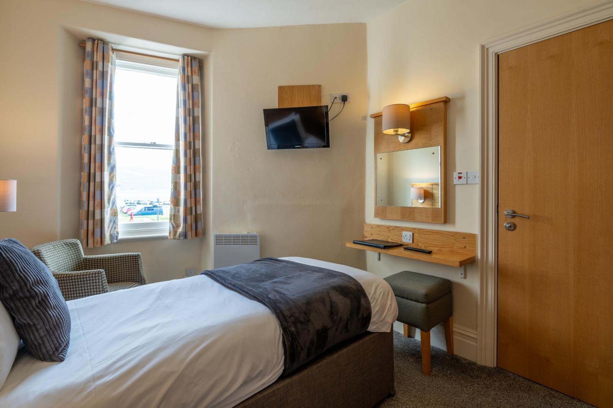 Castle Court Hotell Beaumaris Exteriör bild