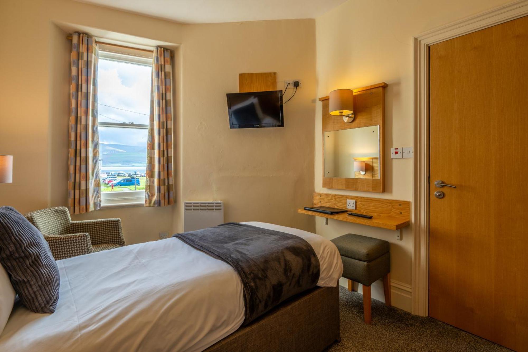 Castle Court Hotell Beaumaris Exteriör bild