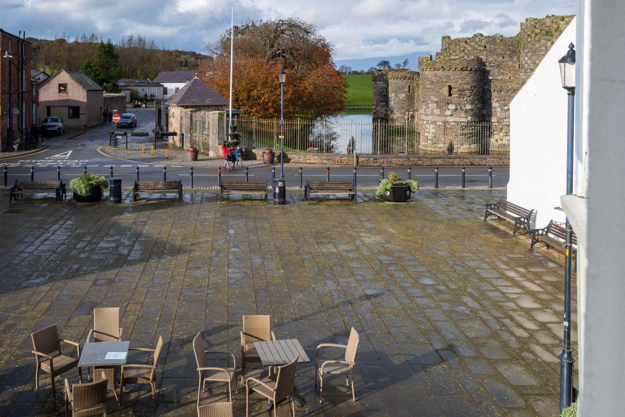 Castle Court Hotell Beaumaris Exteriör bild