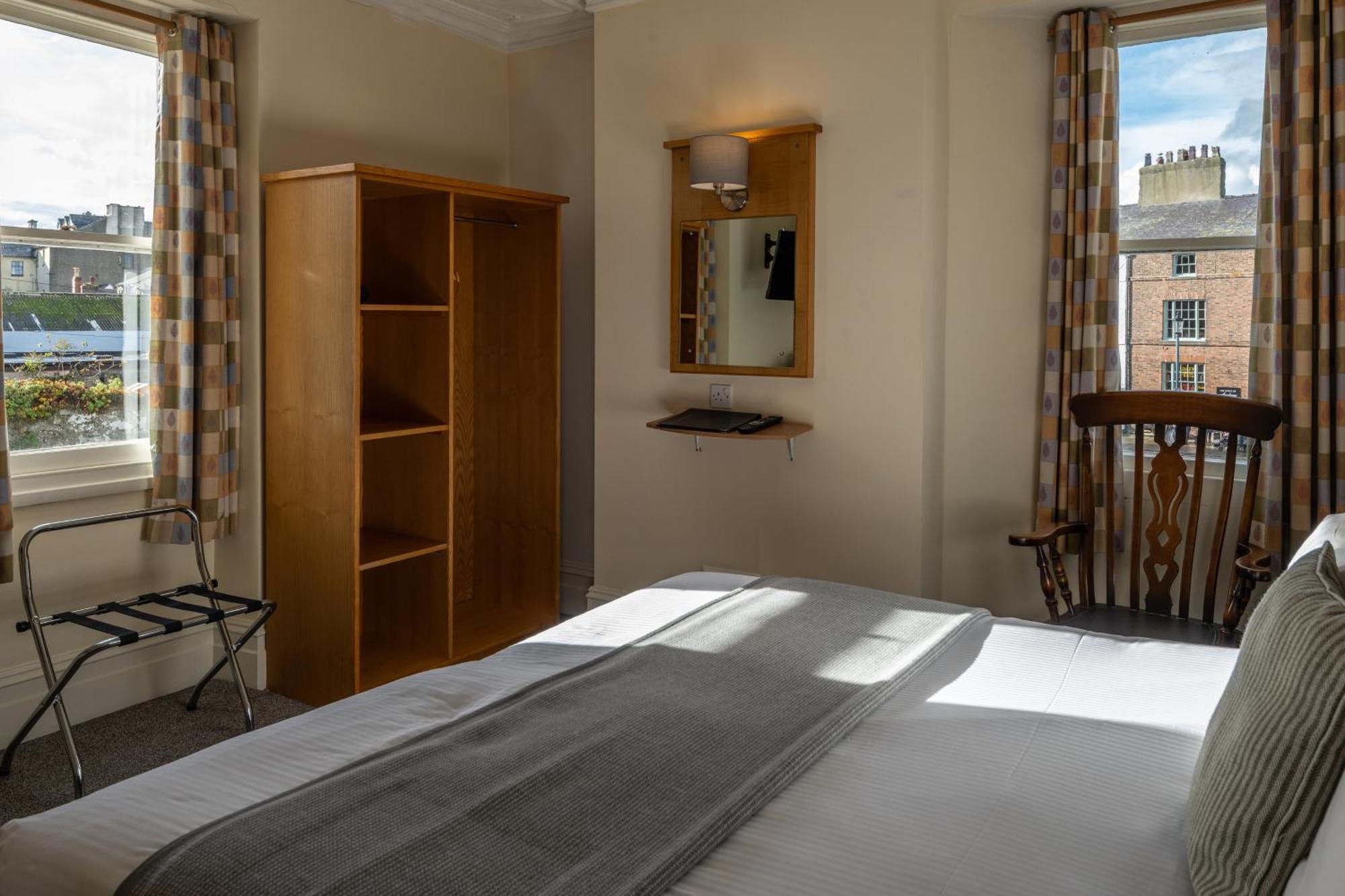 Castle Court Hotell Beaumaris Exteriör bild